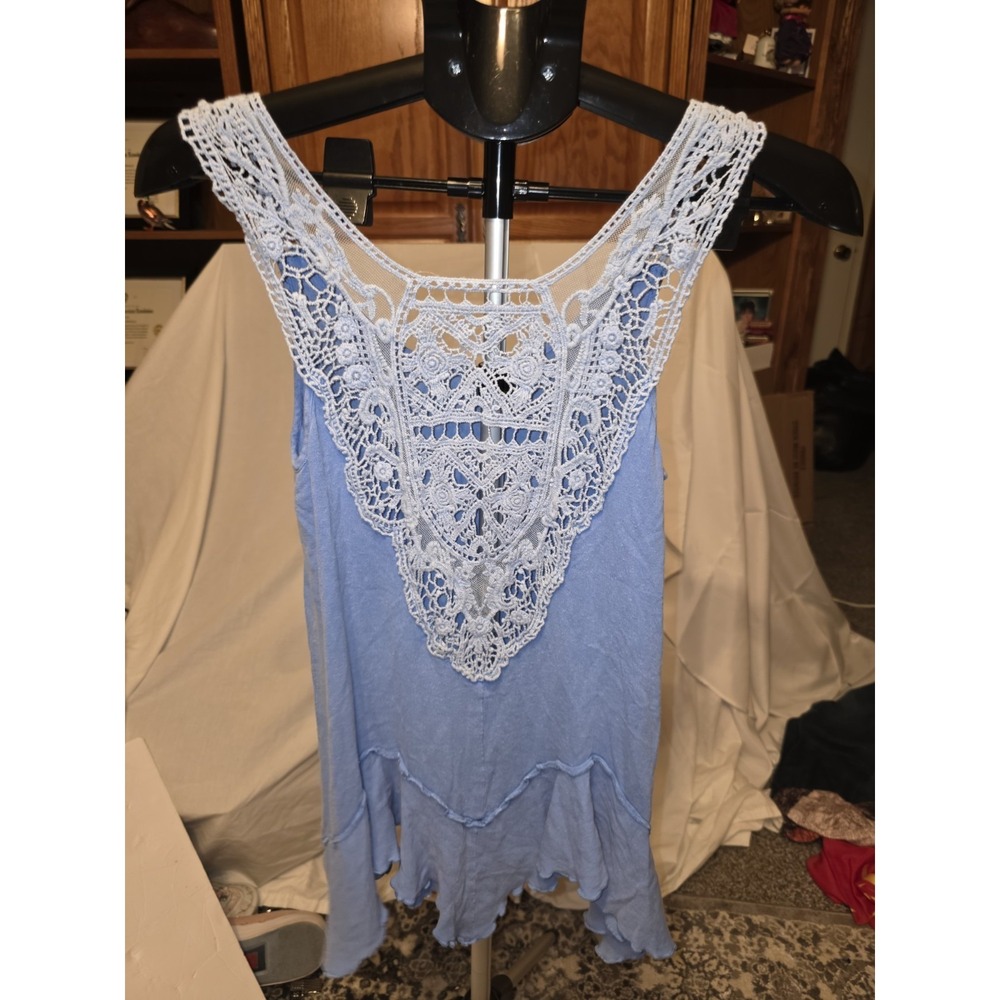 Entro‎ Shirt Lace Top And Scarf Hem.size S. 18" PTP,  25" Long At The Longest...
